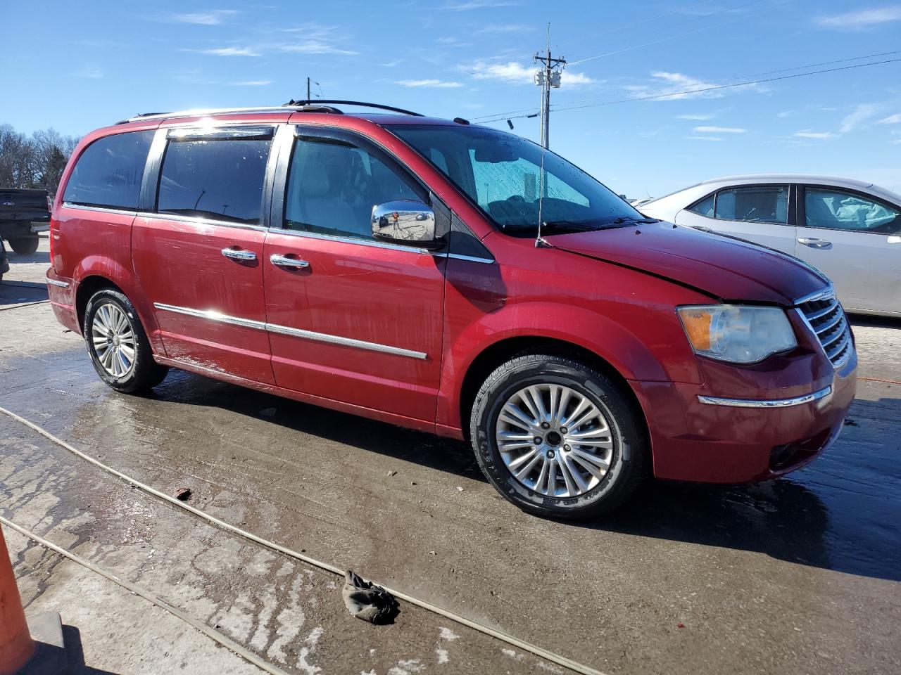 2010 Chrysler Town & Country VIN 2A4RR7DX7AR495067 Copart auction photo, front end / minor dent/scratches damage thumbnail 4