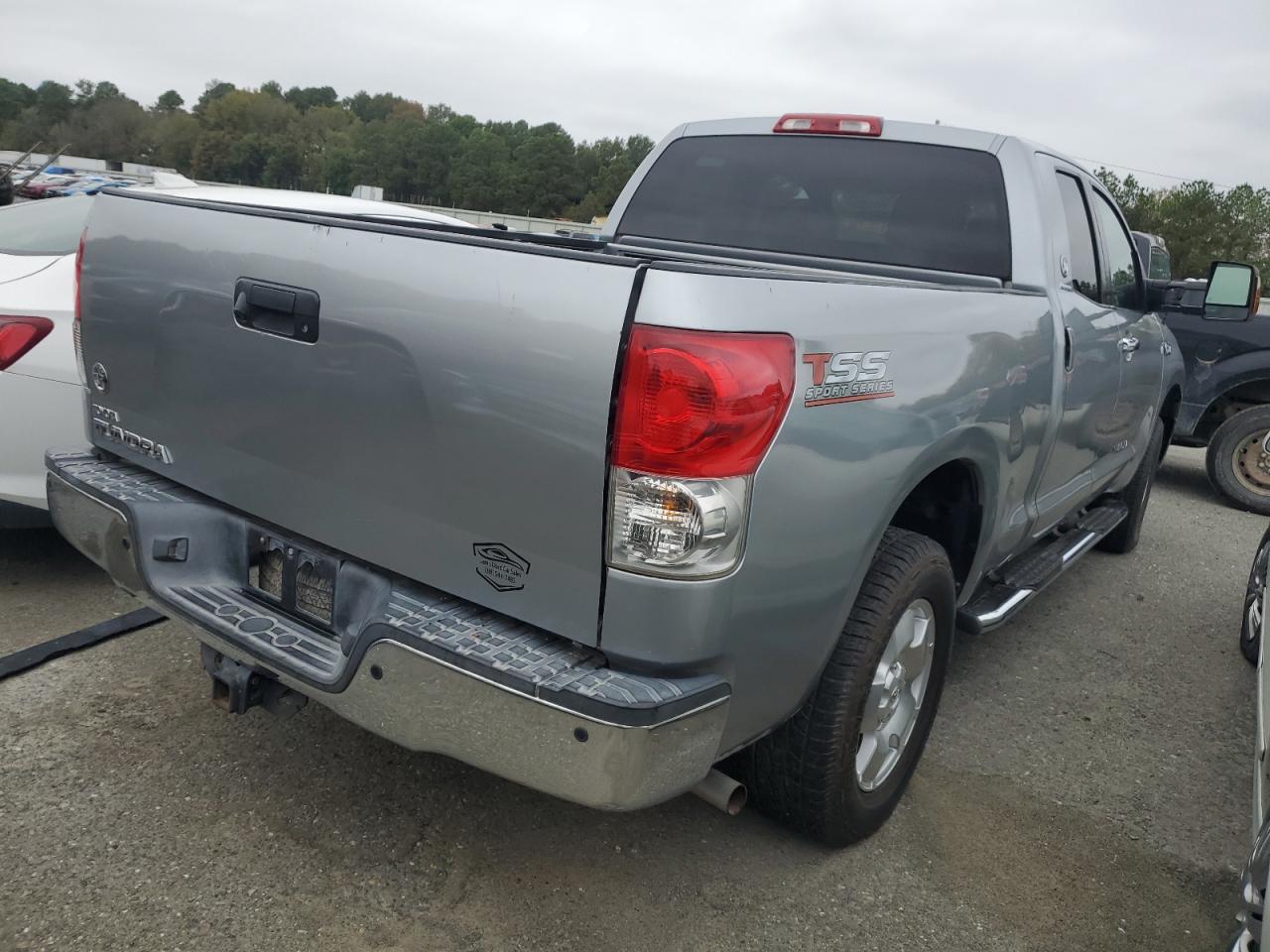 2007 Toyota Tundra VIN 5TFRV58137X025317 Copart auction photo, normal wear / minor dent/scratches damage thumbnail 3
