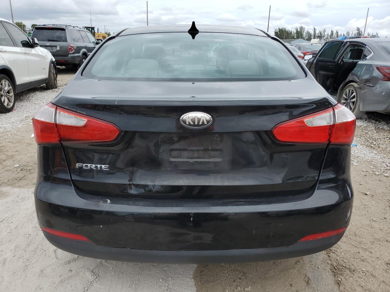 2014 KIA Forte VIN KNAFX4A64E5062315 Copart auction photo, normal wear / minor dent/scratches damage thumbnail 6