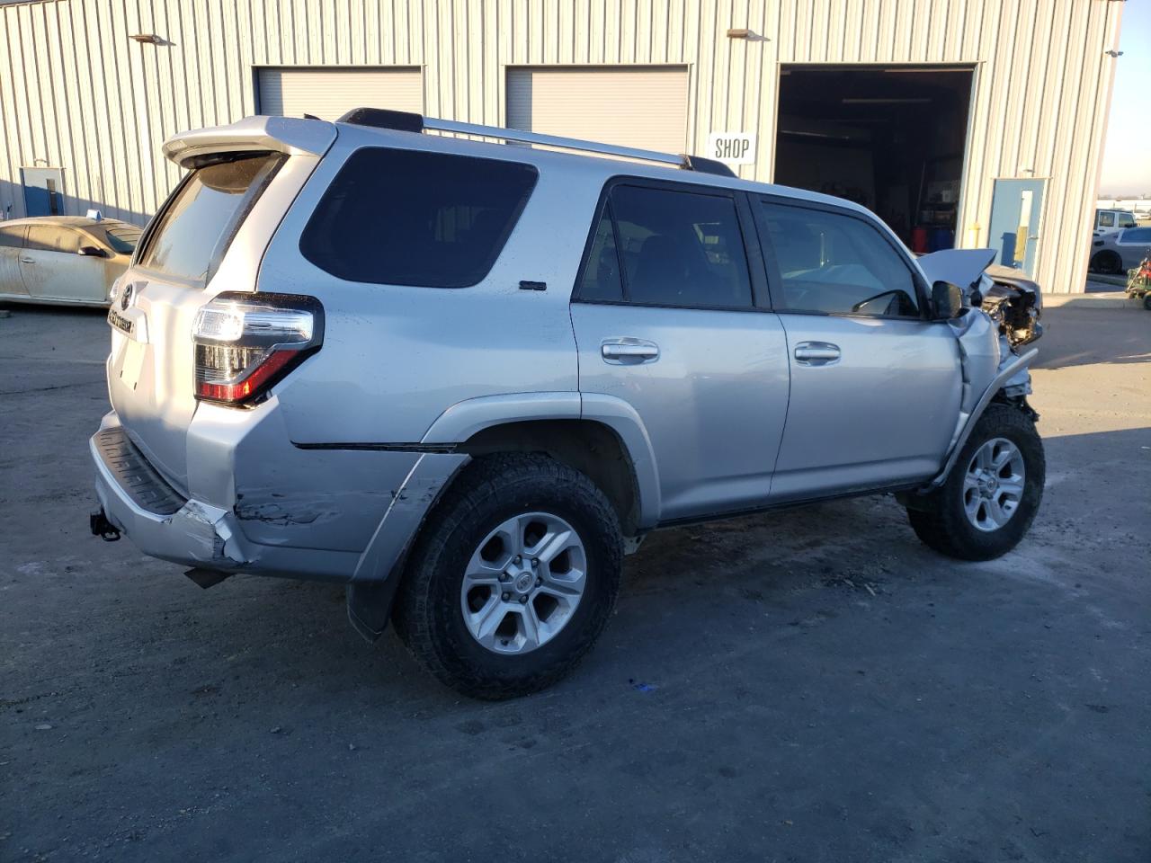 2021 Toyota 4Runner VIN JTEMU5JR6M5929792 Copart auction photo, front end / undercarriage damage thumbnail 3