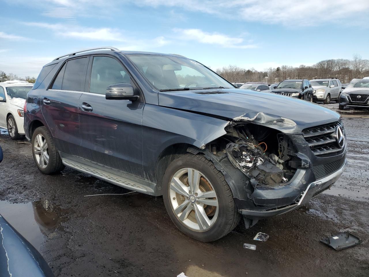 2015 Mercedes-Benz M-klasse VIN 4JGDA5HB3FA538627 Copart auction photo, front end / minor dent/scratches damage thumbnail 4
