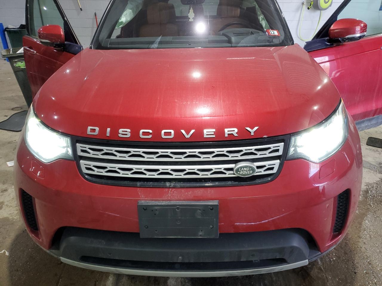 2017 Land Rover Discovery VIN SALRHBBKXHA043639 Copart auction photo, front end / minor dent/scratches damage thumbnail 12