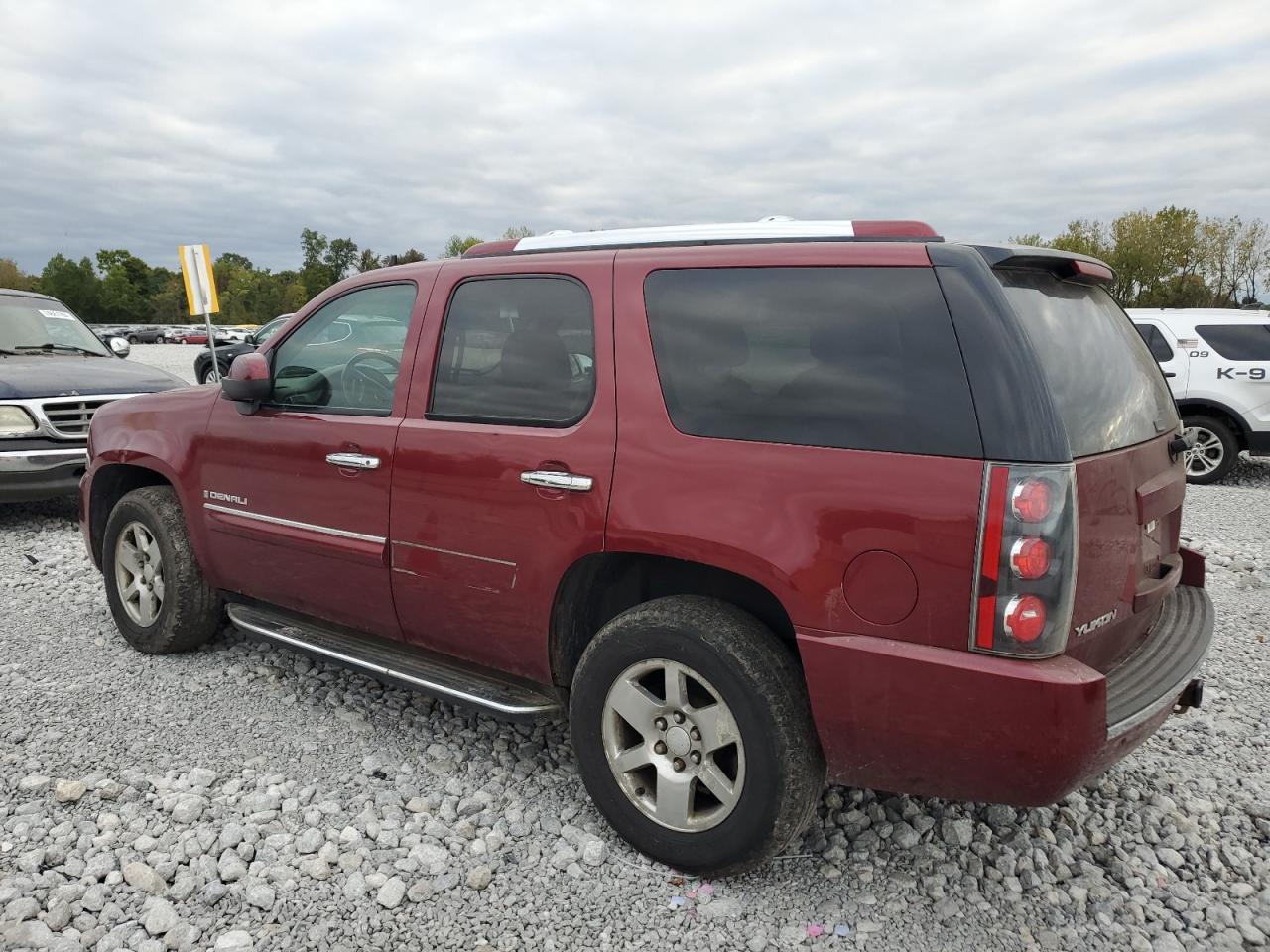 2008 GMC Yukon VIN 1GKFK63828J161324 Copart auction photo, minor dent/scratches damage thumbnail 2