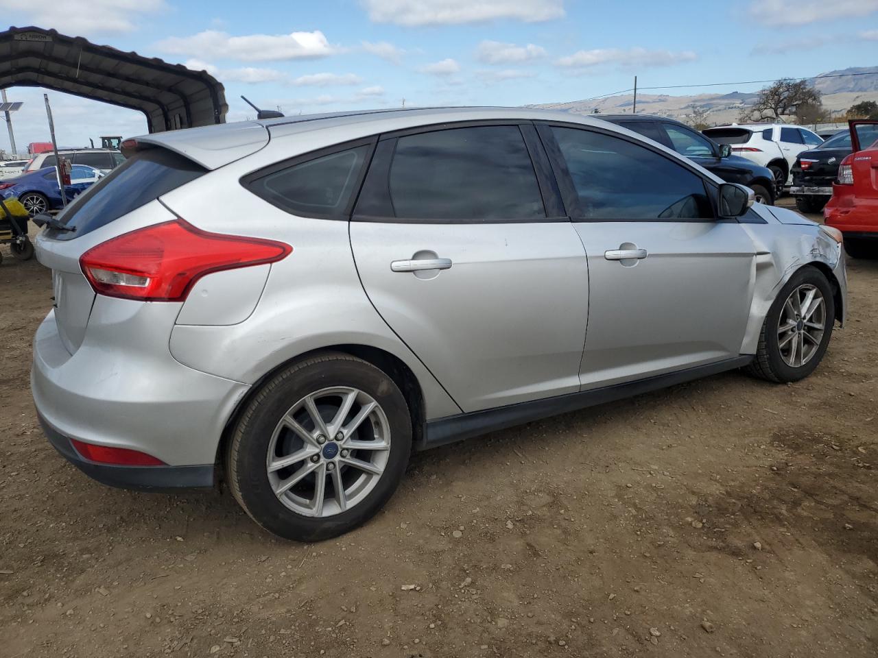 2017 Ford Focus VIN 1FADP3K20HL215763 Copart auction photo, front end / side damage thumbnail 3
