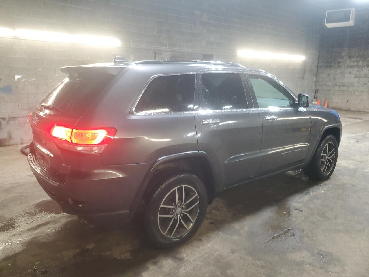 2018 Jeep Grand Cherokee VIN 1C4RJFBG4JC306314 Copart auction photo, rear end / front end damage thumbnail 3