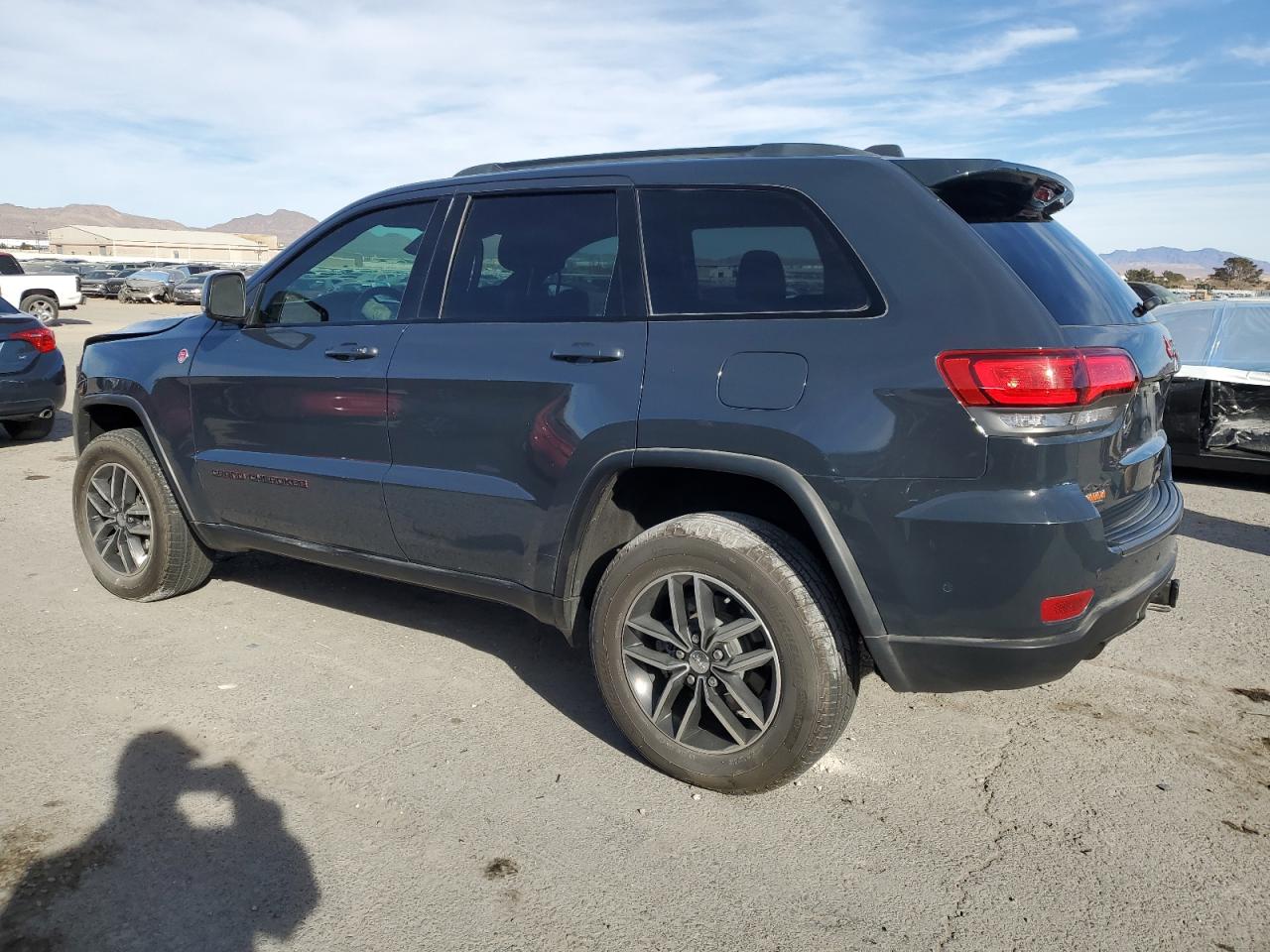 2018 Jeep Grand Cherokee VIN 1C4RJFLG0JC352205 Copart auction photo, front end damage thumbnail 2