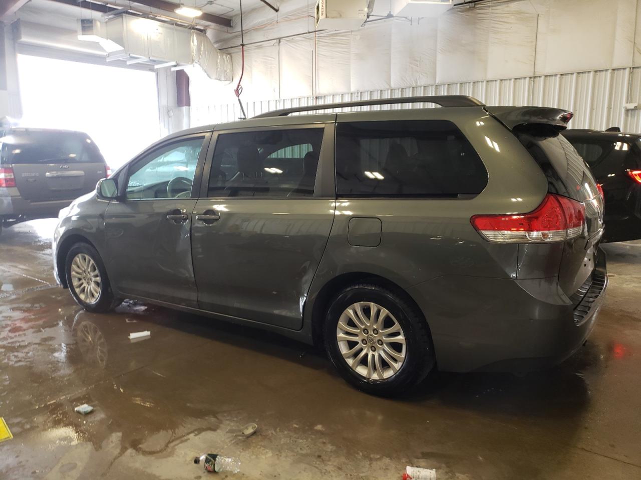 2013 Toyota Sienna VIN 5TDYK3DC5DS367109 Copart auction photo, front end / side damage thumbnail 2