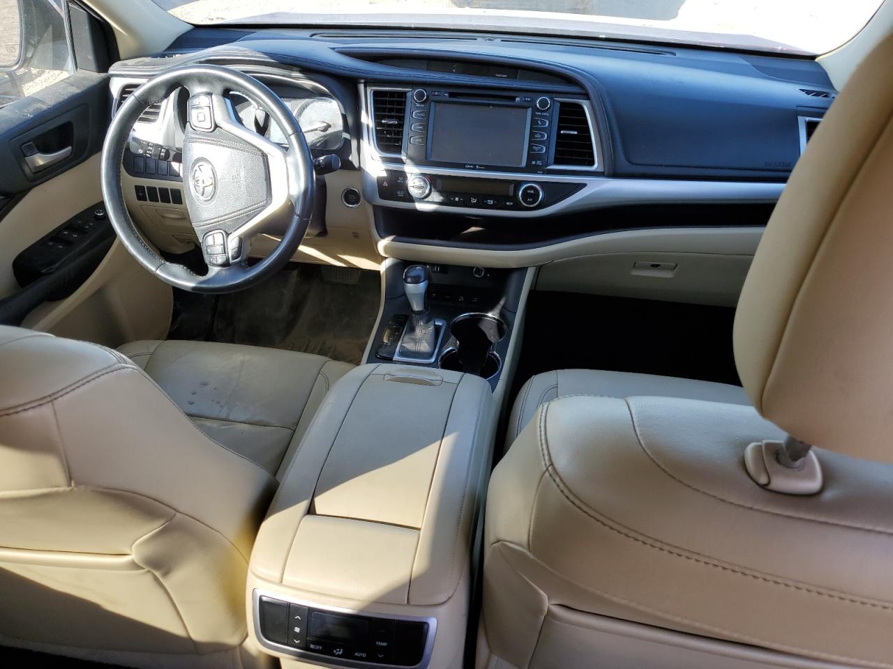 2015 Toyota Highlander VIN 5TDJKRFH6FS112677 Copart auction photo, front end damage thumbnail 8