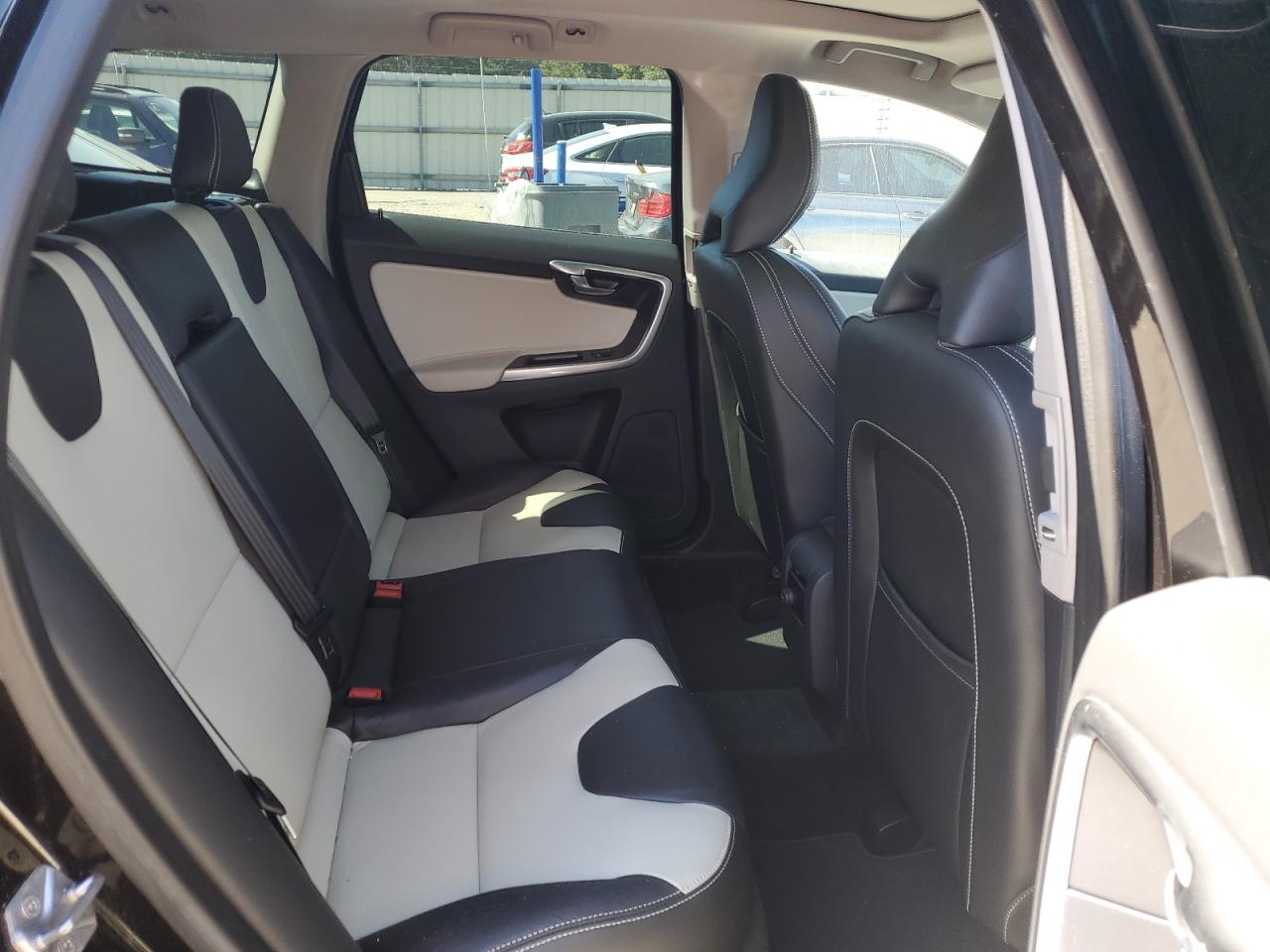 2017 Volvo XC60 VIN YV449MRR4H2017266 Copart auction photo, front end / top/roof damage thumbnail 11