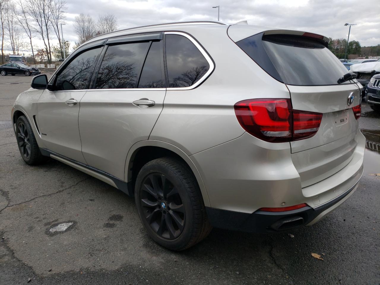2015 BMW X5 VIN 5UXKR6C52F0J78895 Copart auction photo, minor dent/scratches damage thumbnail 2