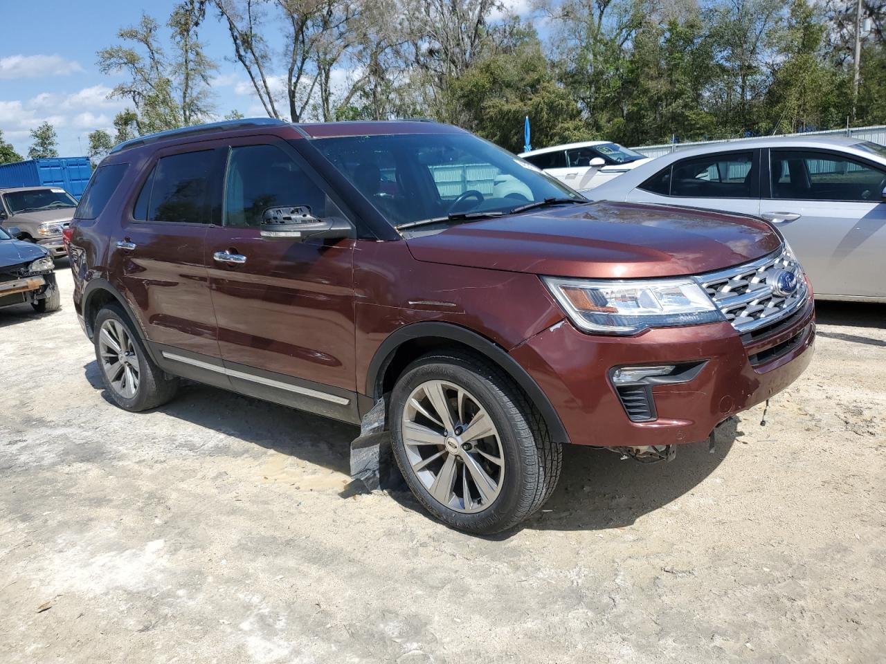 2018 Ford Explorer VIN 1FM5K8F82JGA98948 Copart auction photo, front end / side damage thumbnail 4