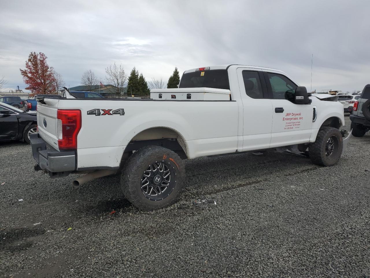 2017 Ford F250 VIN 1FT7X2B61HEC15666 Copart auction photo, front end damage thumbnail 3