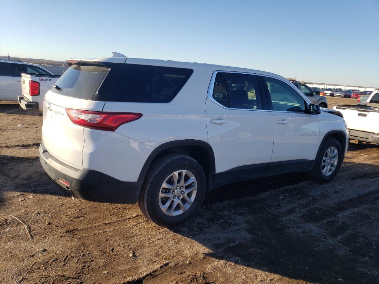 2021 Chevrolet Traverse VIN 1GNERFKW4MJ138096 Copart auction photo, front end damage thumbnail 3