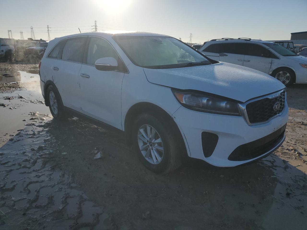 2019 KIA Sorento VIN 5XYPG4A37KG605852 Copart auction photo, side damage thumbnail 4