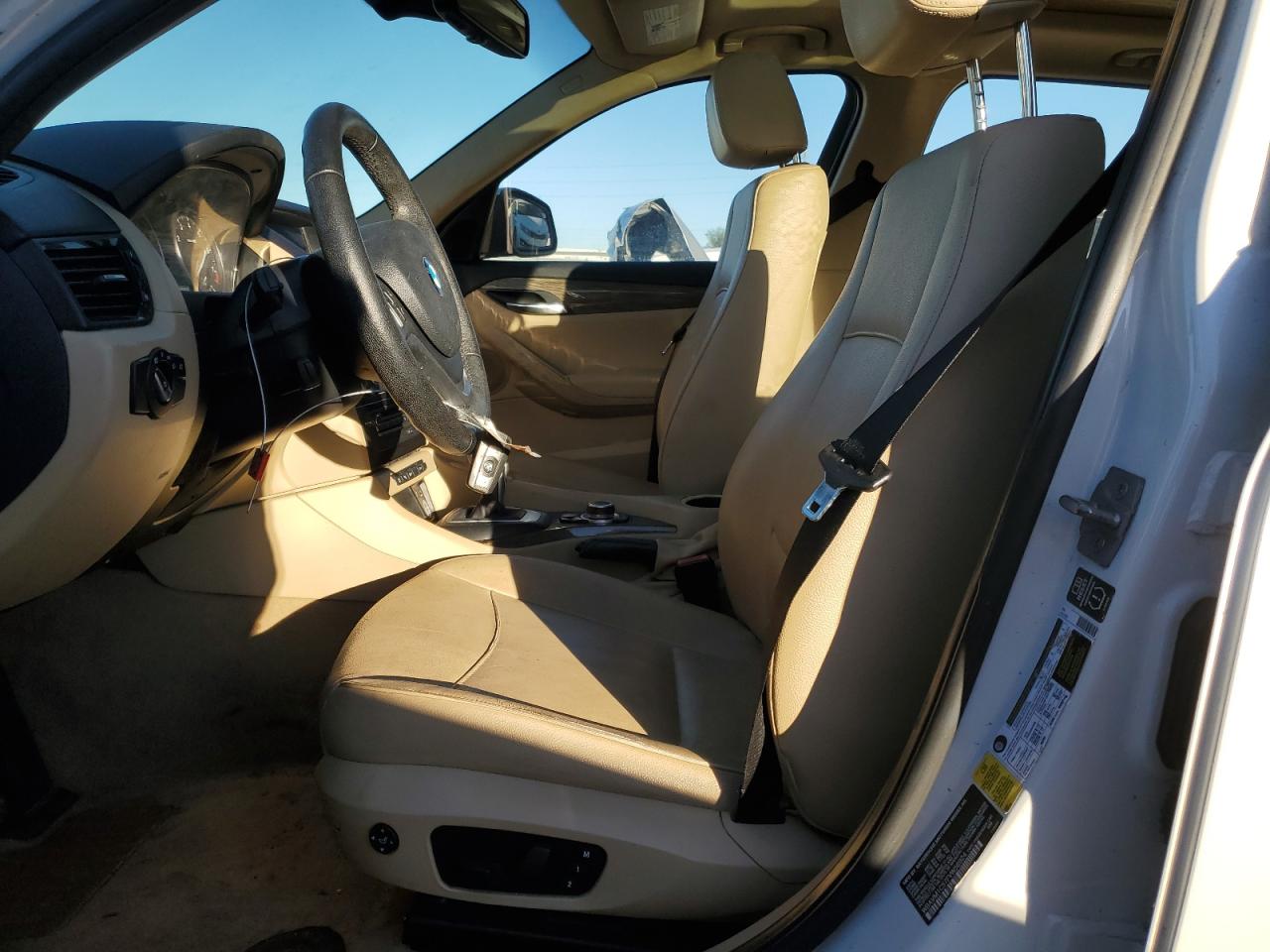 2015 BMW X1 VIN WBAVM1C57FVW56924 Copart auction photo, minor dent/scratches / mechanical damage thumbnail 7