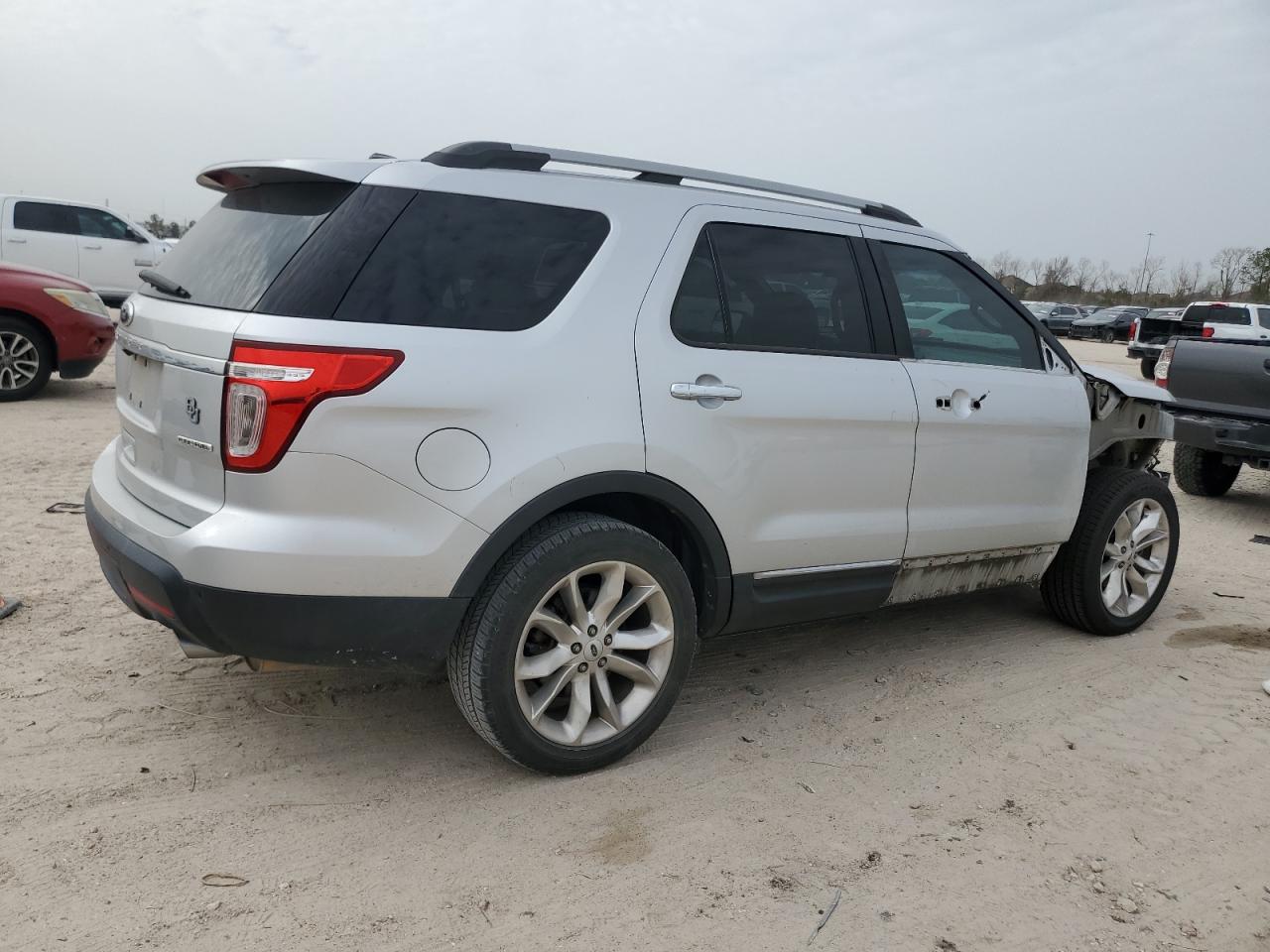 2013 Ford Explorer VIN 1FM5K7D85DGB19695 Copart auction photo, front end / side damage thumbnail 3