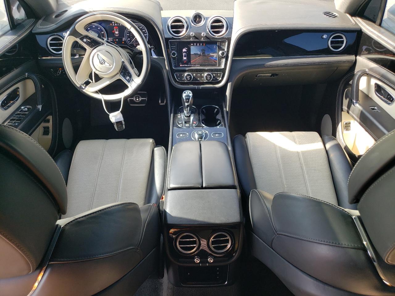 2018 Bentley Bentayga VIN SJAAC4ZV9JC020797 Copart auction photo, rear end damage thumbnail 8