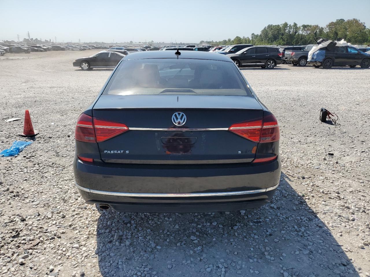 2018 Volkswagen Passat VIN 1VWBA7A33JC043381 Copart auction photo, front end / side damage thumbnail 6