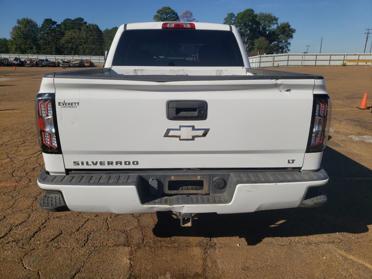 2016 Chevrolet Silverado VIN 3GCUKREC7GG238825 Copart auction photo, minor dent/scratches damage thumbnail 6