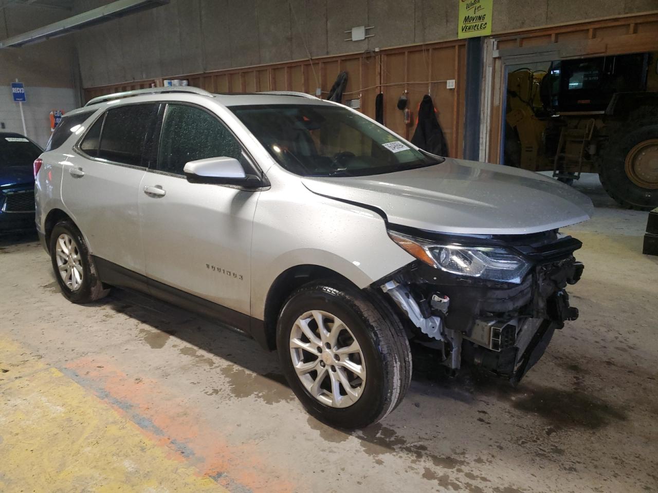 2018 Chevrolet Equinox VIN 2GNAXJEV6J6104812 Copart auction photo, front end / minor dent/scratches damage thumbnail 4