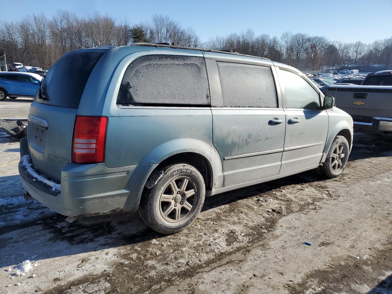 2010 Chrysler Town & Country VIN 2A4RR8D14AR442280 Copart auction photo, front end / side damage thumbnail 3