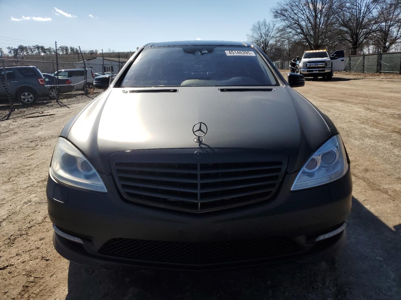 2011 Mercedes-Benz S-klasse VIN WDDNG8GBXBA407074 Copart auction photo, undercarriage / side damage thumbnail 5