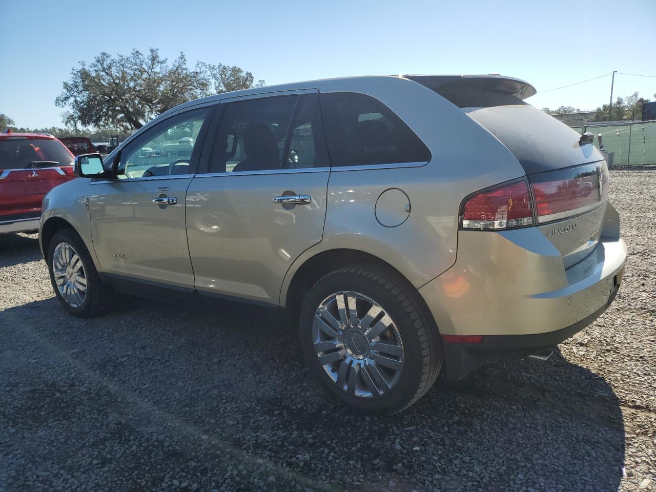 2010 Lincoln MKX VIN 2LMDJ6JC7ABJ27516 Copart auction photo, water/flood damage thumbnail 2