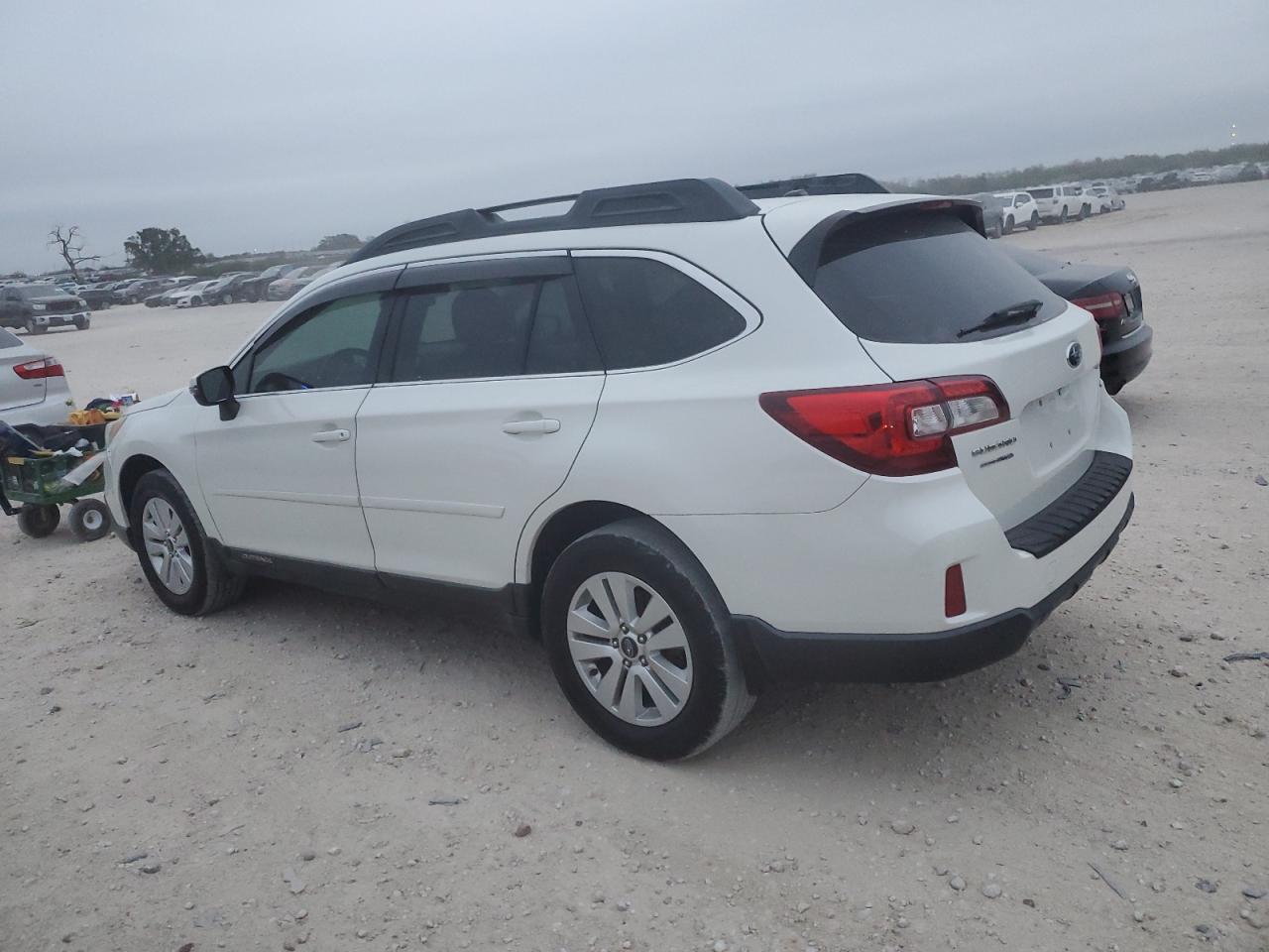 2015 Subaru Outback VIN 4S4BSBHC1F3303420 Copart auction photo, normal wear / minor dent/scratches damage thumbnail 2