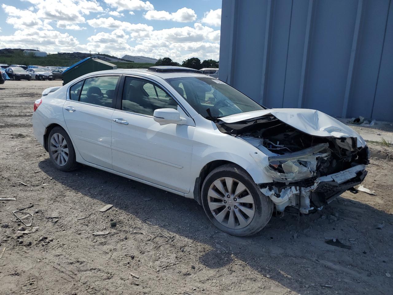 2015 Honda Accord VIN 1HGCR2F84FA113448 Copart auction photo, front end / minor dent/scratches damage thumbnail 4