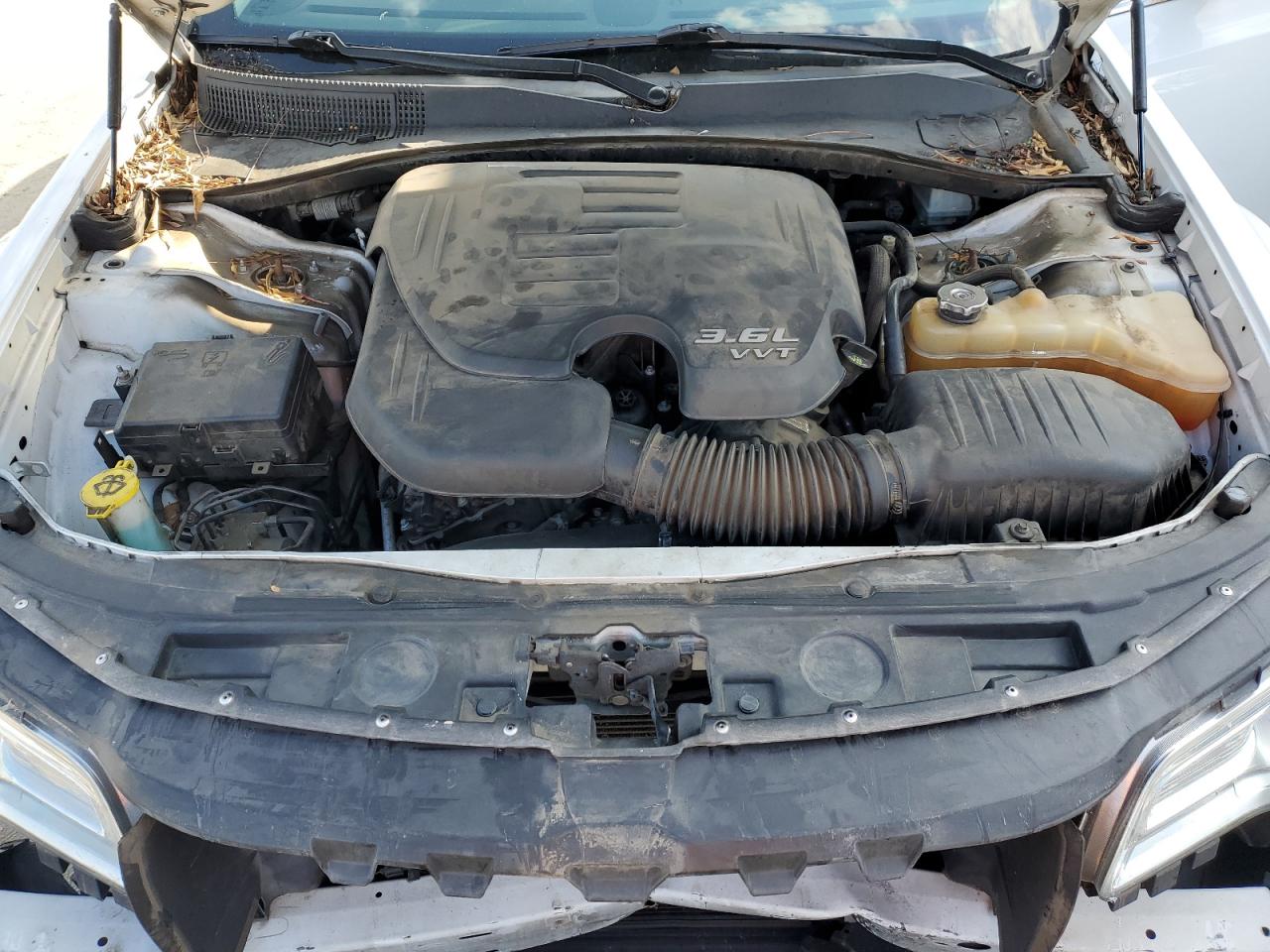 2016 Chrysler 300 VIN 2C3CCAEG2GH294799 Copart auction photo, front end damage thumbnail 11