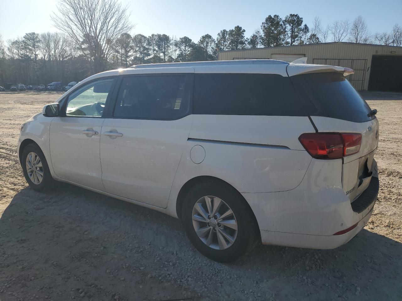 2016 KIA Sedona VIN KNDMB5C18G6173866 Copart auction photo, rear end damage thumbnail 2