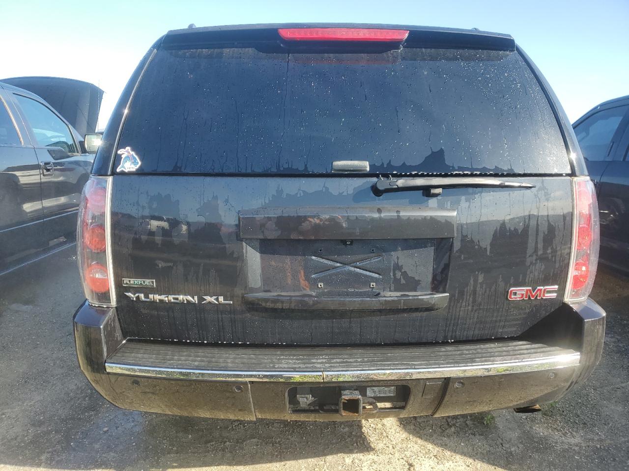 2011 GMC Yukon VIN 1GKS2MEFXBR367742 Copart auction photo, water/flood damage thumbnail 6