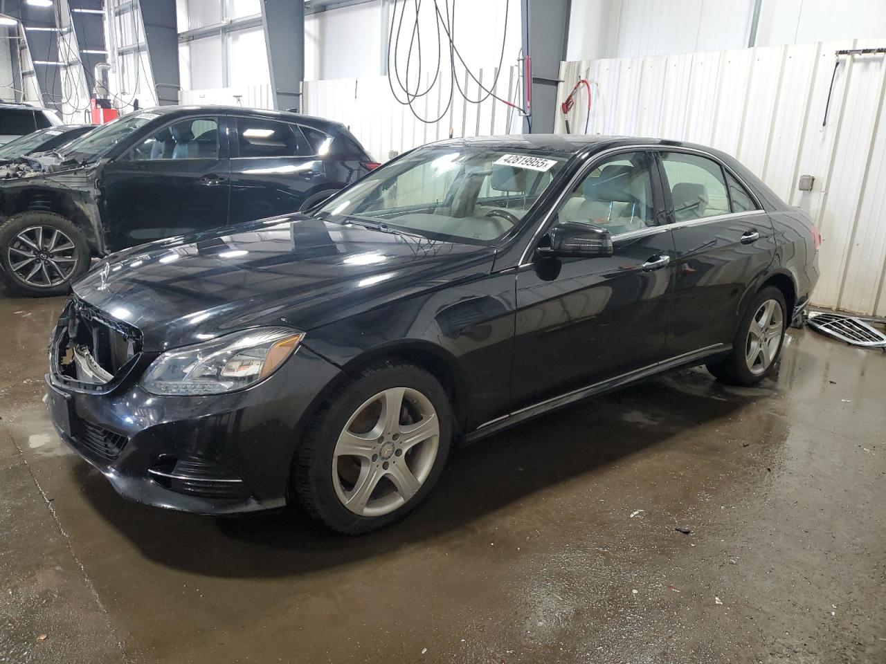 2014 Mercedes-Benz E-klasse VIN WDDHF8JB4EA832626
