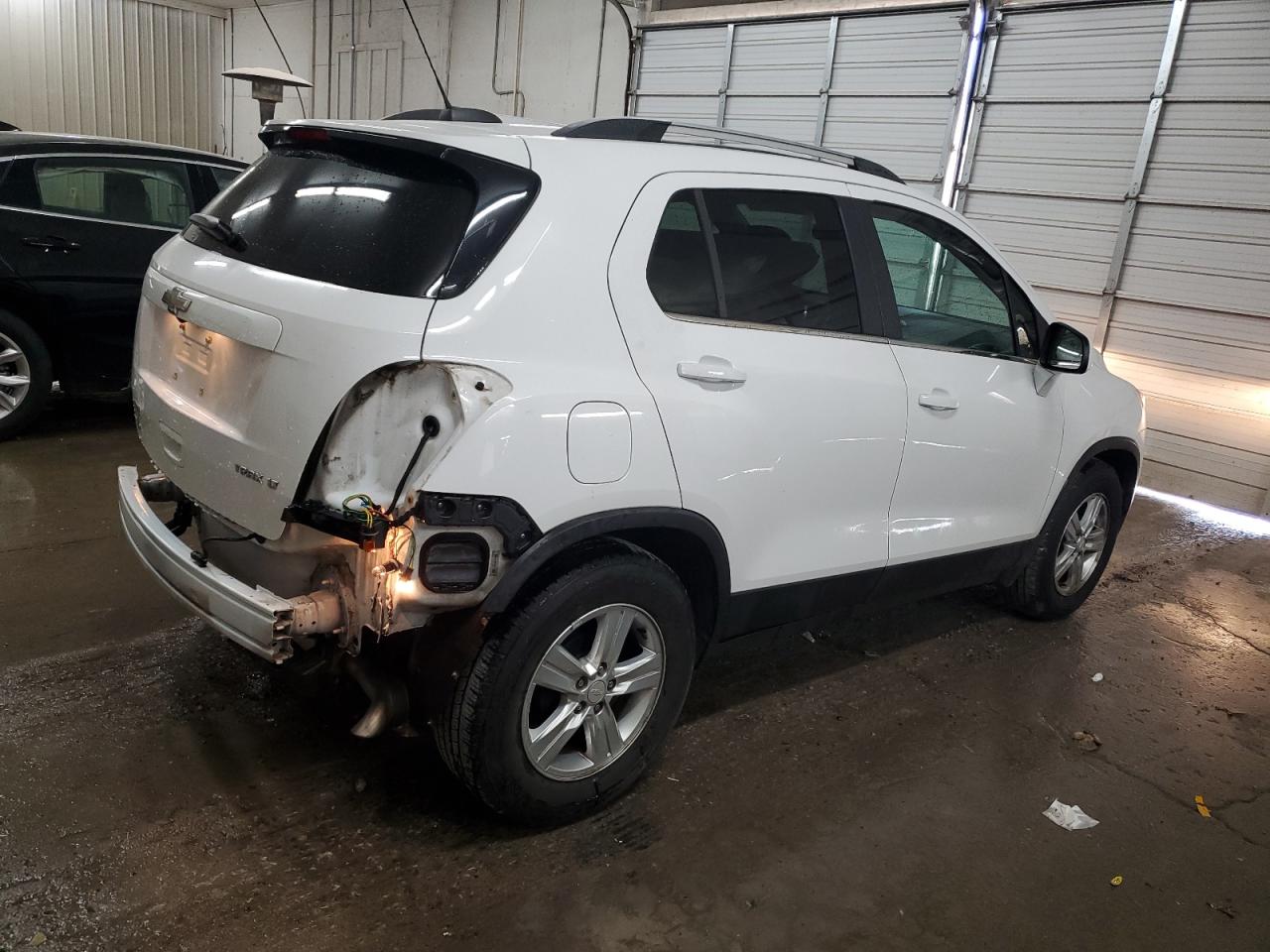 2015 Chevrolet Trax VIN 3GNCJLSB5FL246684 Copart auction photo, side / minor dent/scratches damage thumbnail 3