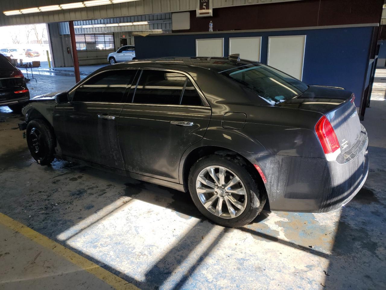 2018 Chrysler 300 VIN 2C3CCAKG6JH302267 Copart auction photo, front end damage thumbnail 2