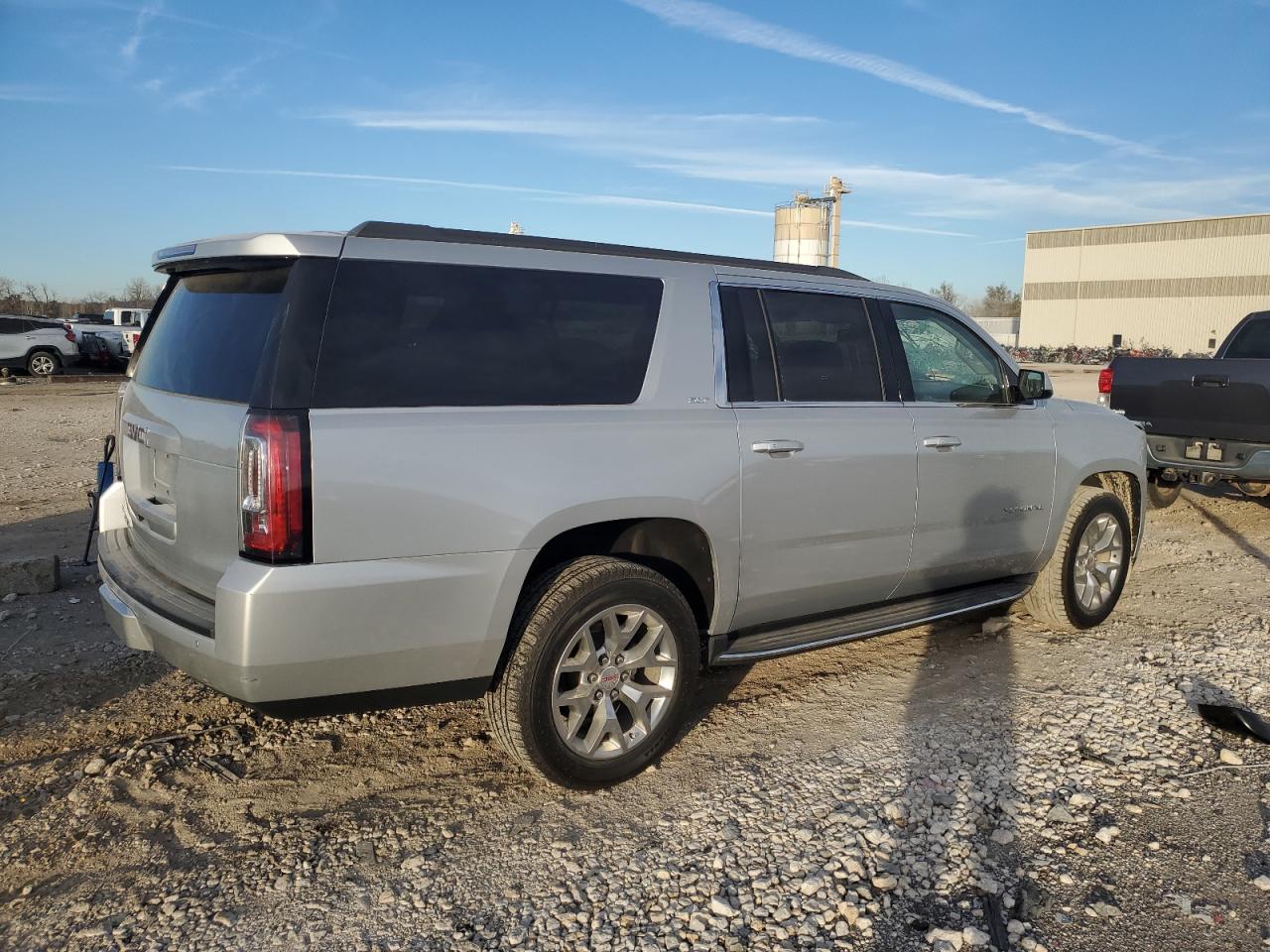 2016 GMC Yukon VIN 1GKS2GKC1GR198214 Copart auction photo, top/roof damage thumbnail 3