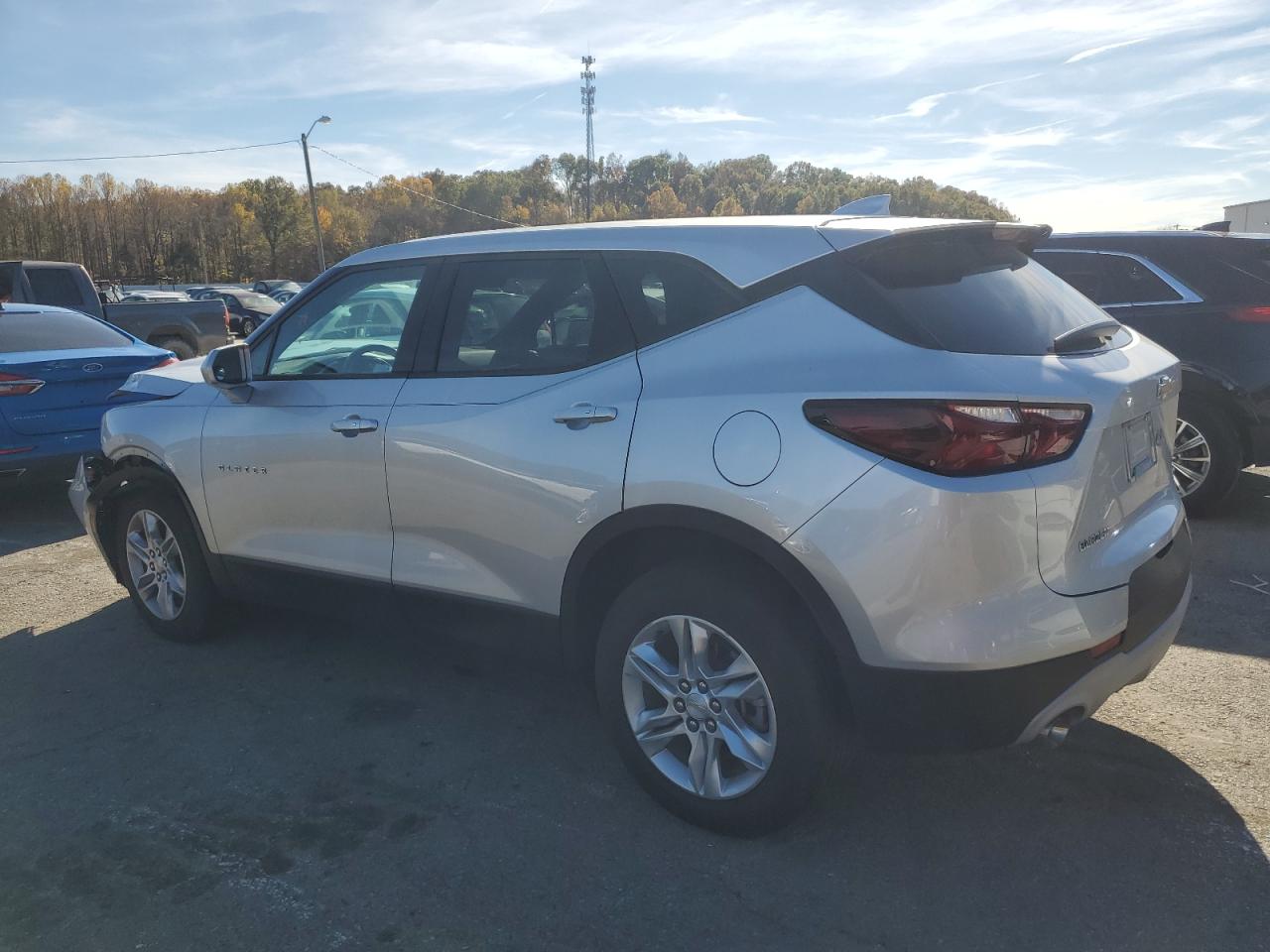 2020 Chevrolet Blazer VIN 3GNKBCR47LS653004 Copart auction photo, front end / minor dent/scratches damage thumbnail 2