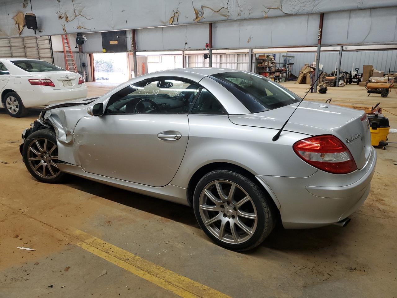 2006 Mercedes-Benz SLK-klasse VIN WDBWK56F16F112808 Copart auction photo, front end damage thumbnail 2