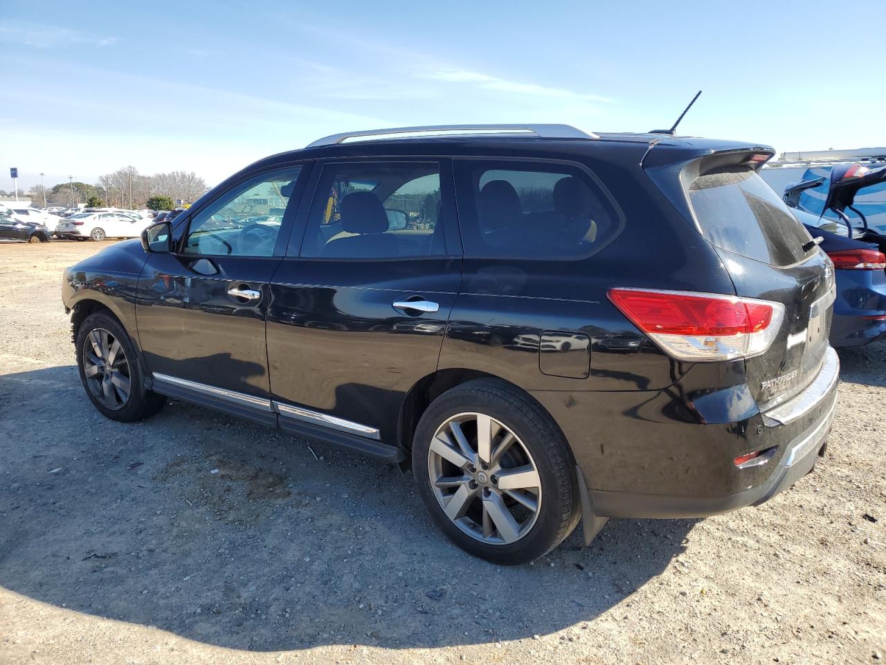 2014 Nissan Pathfinder VIN 5N1AR2MM4EC661650 Copart auction photo, front end damage thumbnail 2