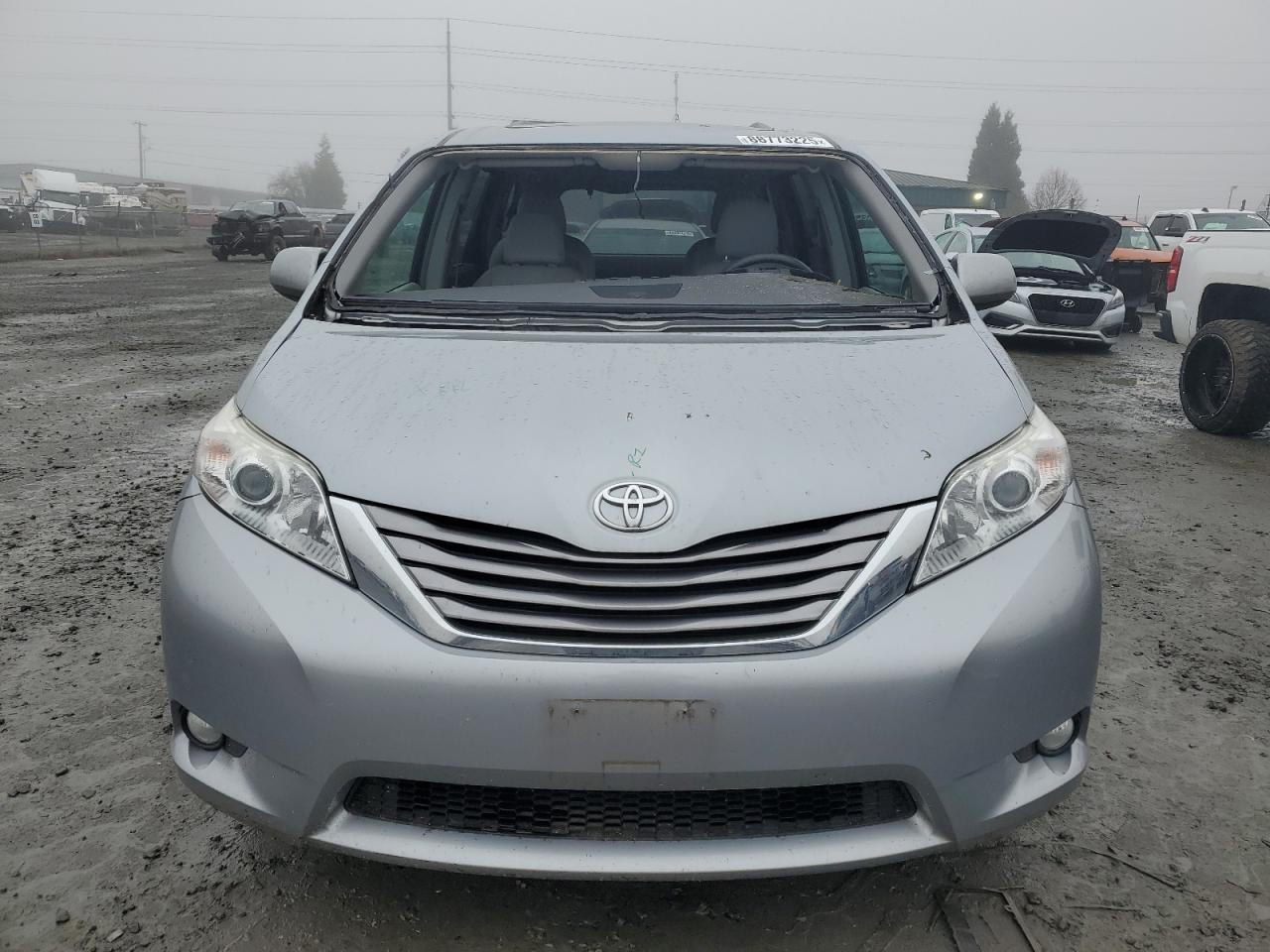 2016 Toyota Sienna VIN 5TDDK3DC3GS138026 Copart auction photo, front end damage thumbnail 5