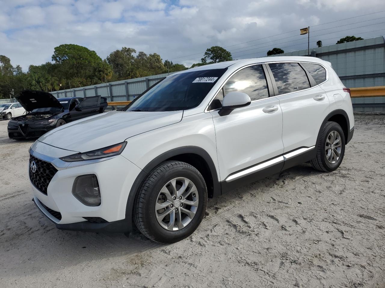 2019 Hyundai Santa Fe VIN 5NMS23AD2KH107107