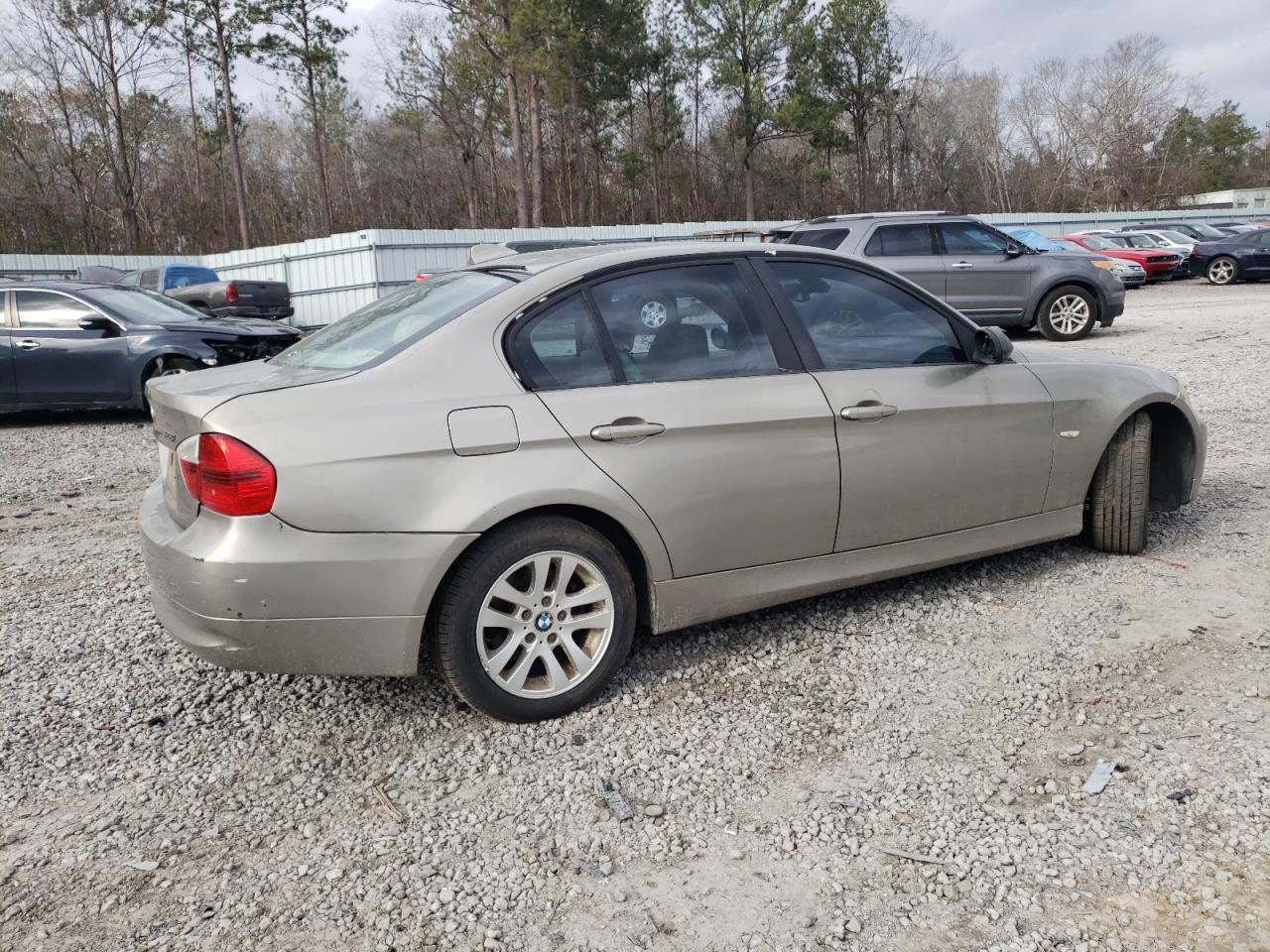 2007 BMW 3er VIN WBAVA33587PV67860 Copart auction photo, water/flood / front end damage thumbnail 3