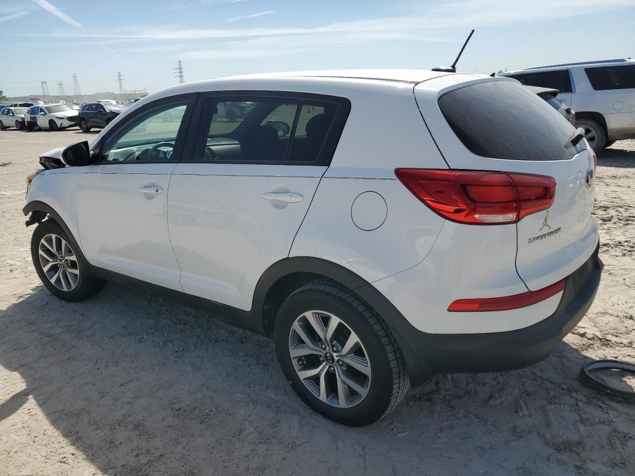 2015 KIA Sportage VIN KNDPB3AC3F7701067 Copart auction photo, front end / minor dent/scratches damage thumbnail 2