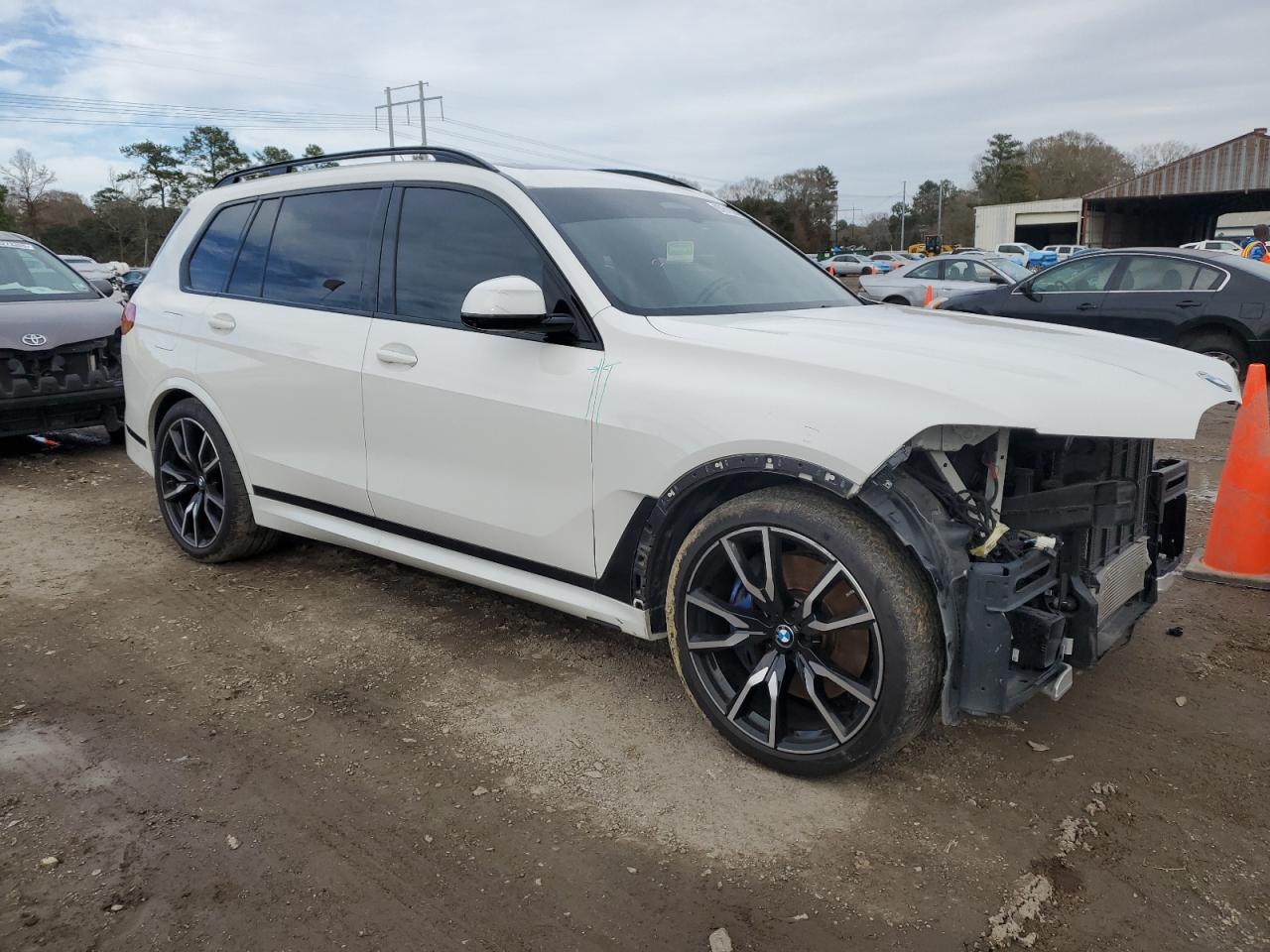 2022 BMW X7 VIN 5UXCW2C01N9K68415 Copart auction photo, front end damage thumbnail 4