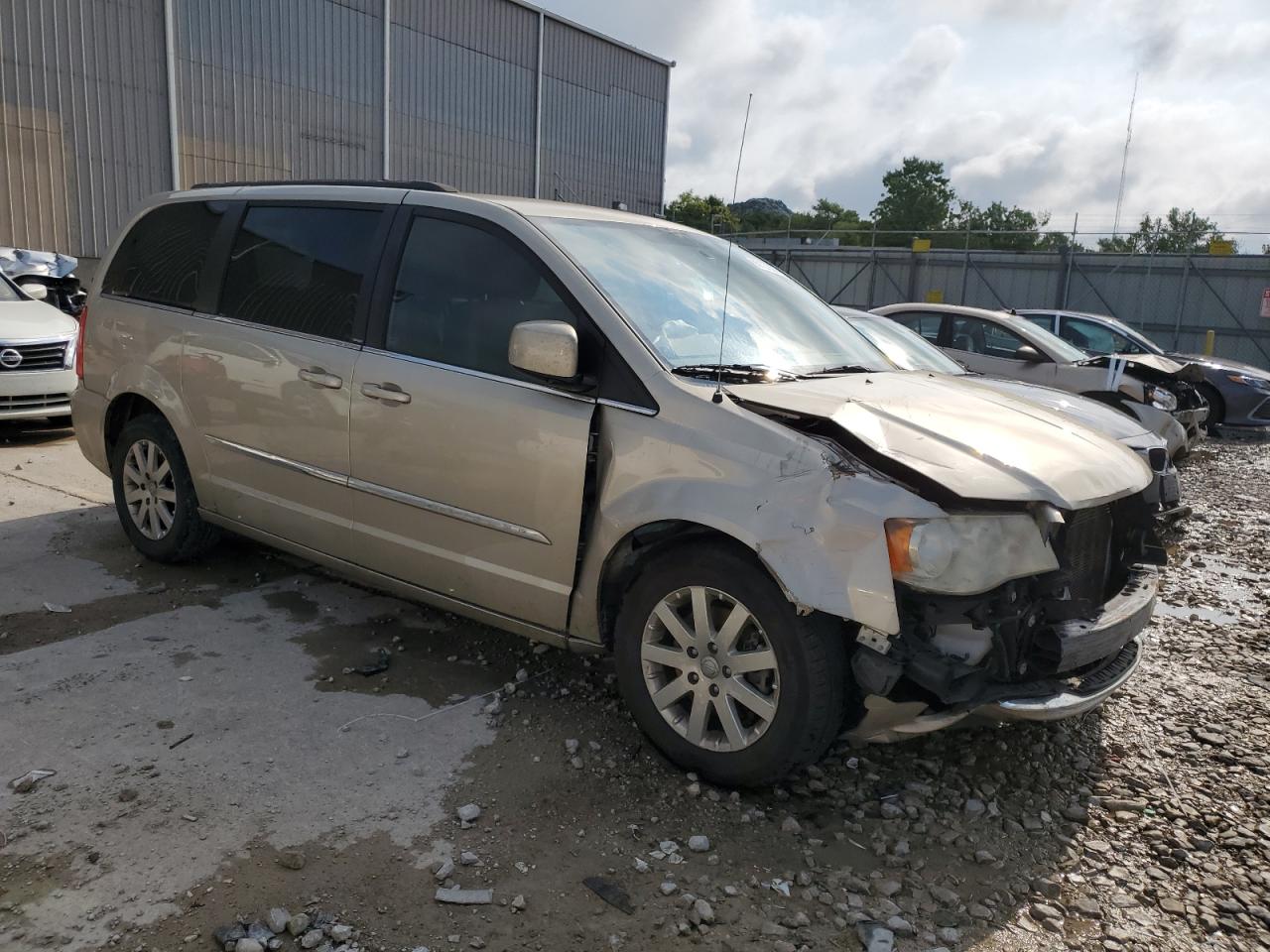 2013 Chrysler Town & Country VIN 2C4RC1BG5DR785738 Copart auction photo, front end damage thumbnail 4