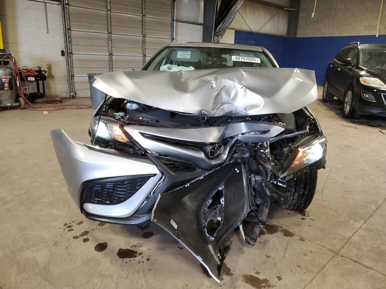 2022 Toyota Camry VIN 4T1G11AK8NU645153 Copart auction photo, front end / side damage thumbnail 5