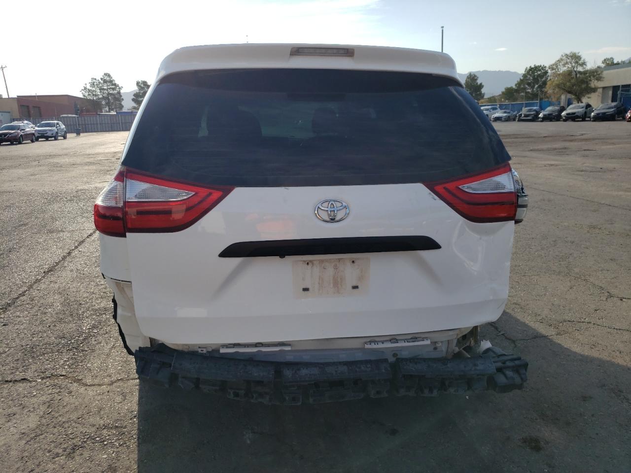 2017 Toyota Sienna VIN 5TDZZ3DC0HS841182 Copart auction photo, all over damage thumbnail 6