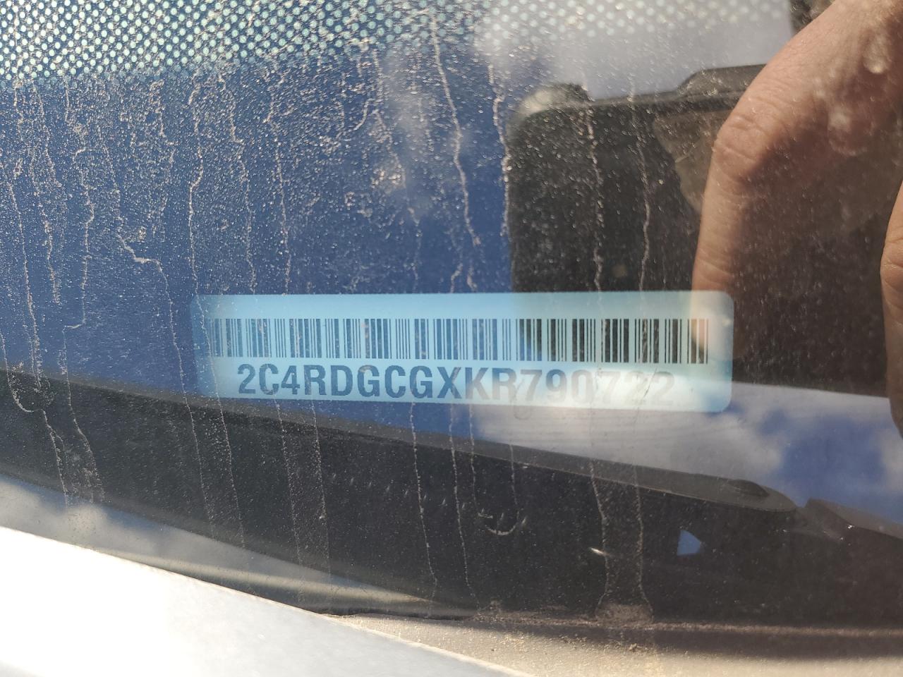 2019 Dodge Caravan VIN 2C4RDGCGXKR790722 Copart auction photo, side / minor dent/scratches damage thumbnail 12