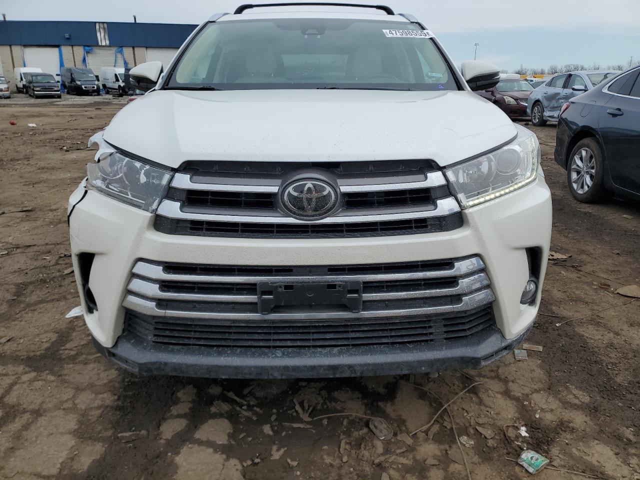2018 Toyota Highlander VIN 5TDDZRFH2JS803402 Copart auction photo, front end / side damage thumbnail 5
