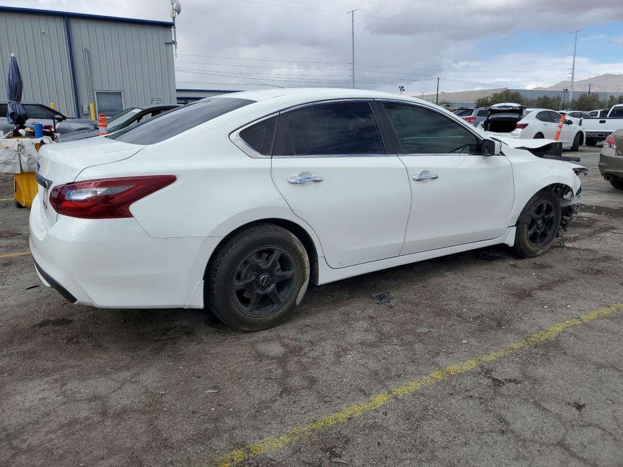 2018 Nissan Altima VIN 1N4AL3AP6JC260935 Copart auction photo, front end damage thumbnail 3